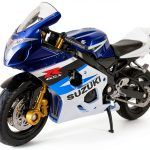 Welly 1:18 Scale Model Motorcycle Detailed Replica-0